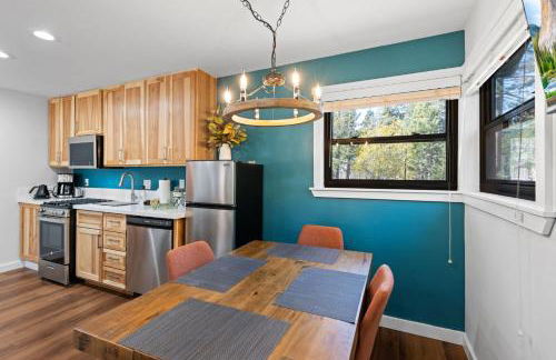 Sandy Cove on the North Shore -Lakeside Cottage with Pier Beach, and HOA Amenities - Foto 4