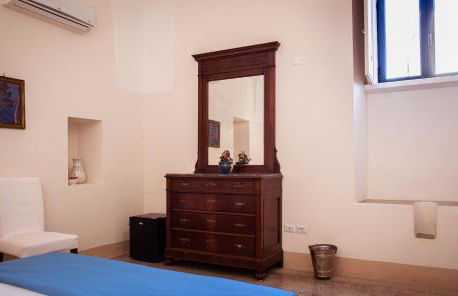 Historic building with pool - Foto 17