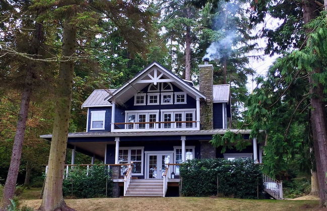 Westside Waterfront View Home - Avantstay Hot tub - Foto 47