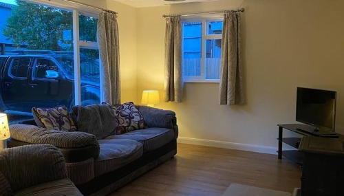 Cheerful 3 bedroom bungalow with indoor fire place - Foto 5