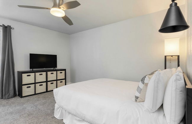 Views, Hot Tub, Firepit, Game Room, Playground Enchanted Forest by Avantstay - Foto 36