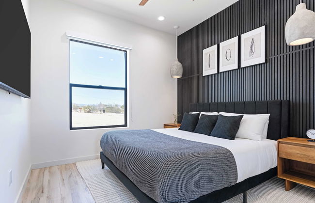 Luxe Modern Escape w/ Pool, Hottub, Firepit, Desert View Obsidian by Avantstay - Foto 14