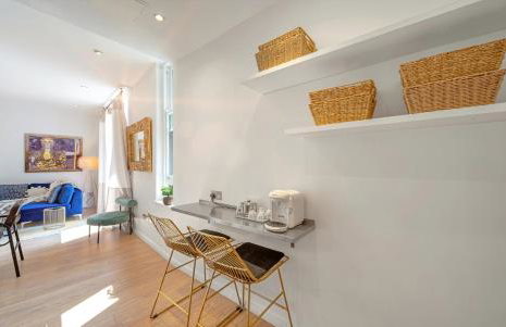 INTERIOR-DESIGN Apartment with HUGE Terrace - Photo 31