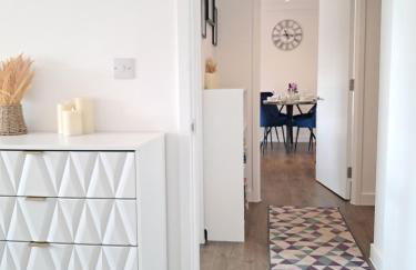 Lets Stay SA Manchester I 2Bed 2Bath l Waterfront l Private Balcony I Relaxing Retreat I Great Location - Foto 37