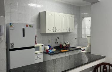 Ap Canto do Forte com Wi-Fi, TV e varanda - Foto 3