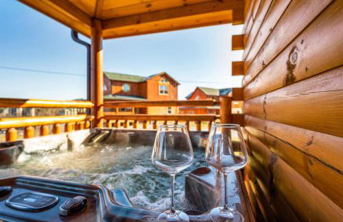 Indoor Pvt Pool, Pkyway, 44, HotTub, BBQ, King - Photo 5