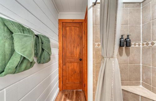 Family Chalet With Sauna, HotTub, Heavenly Views! Mins to Downtown! - Foto 25