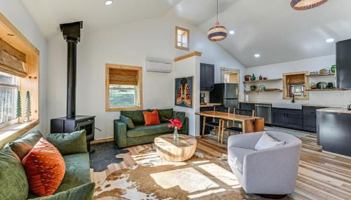 Remote Home with Deck and Grill in Scenic Tuckasegee! - Foto 5