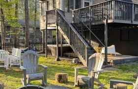 Poconos Modern Chalet I Hot Tub I Home Theater I Fenced Yard I Pet Friendly - Foto 8