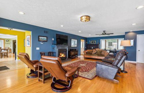 Sunset Haven - Lakeside Retreat in GOTL - Foto 10