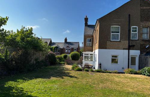 Fabulous Seaside Retreat - Foto 32