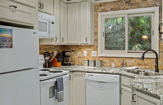 The Four Seasonal by Avantstay Hot Tub Spacious Deck Fire Pit - Foto 14