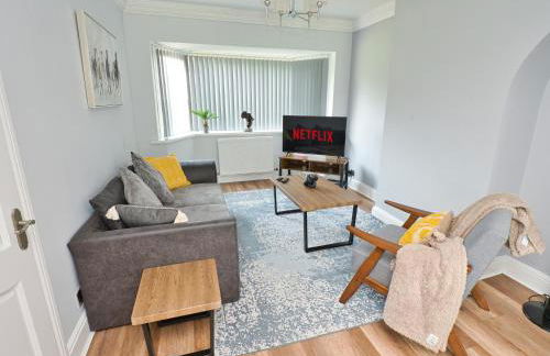 Cosy 3 bed with Parking- Family and Contractors - Foto 1