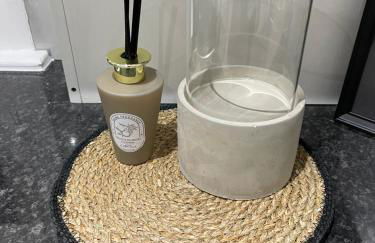 Luxury 3 Bed House - 10 min walk from Dartford Town Centre - Fully Refurbished - Photo 12