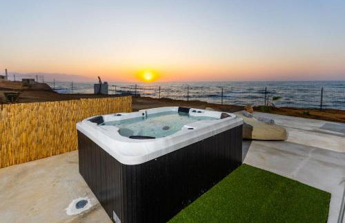 Savina Seafront Home - Photo 1