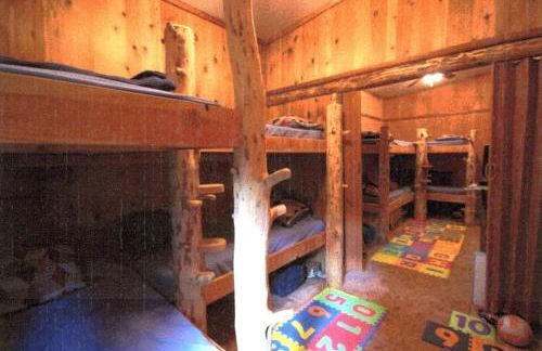 Unique Riverside Vacation Rental Perfect for Events in the Flathead National Forest, Montana - Foto 13