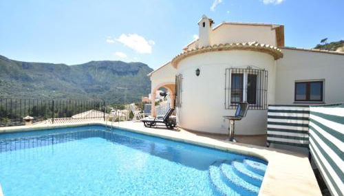 Peaceful Villa with Private Pool - Foto 3