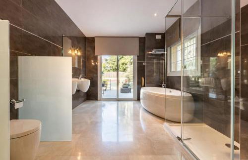 New! Stunning Villa with Pool & Sea Views - Photo 50