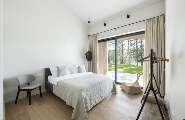 The Lake. Unique Waterfront Villa - Photo 24