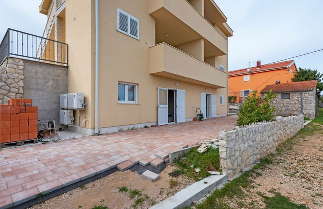 Simplistic Apartment in Neviđane with Balcony - Foto 21
