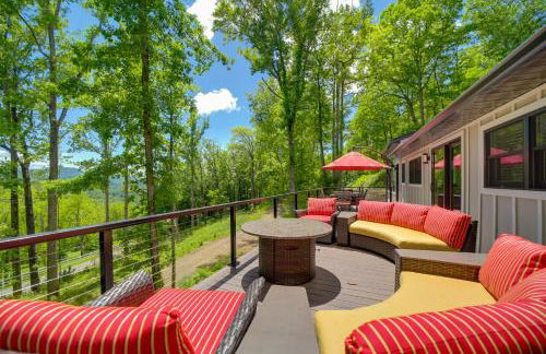 Remote Smoky Mtn Escape with Views and Trail Access! - Foto 1