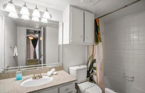 Towne Plaza Apartments #114 in the Galleria Area - Foto 22