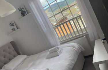 Memorial Building - Photo 9