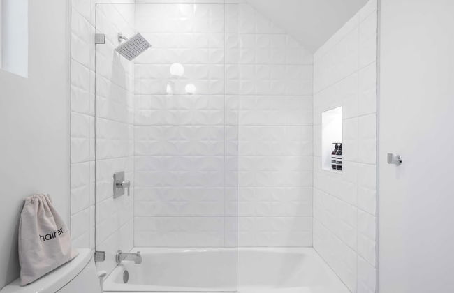 2 Units in Prime Hollywood Location Chic Renovated 1bdrs w/ Patio Avantstay - Foto 26