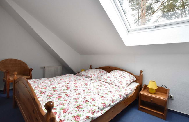 Stylish Family Stay by Beach - Photo 3