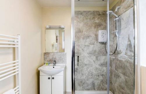 The Smugglers Hideout - Sleeps 4 - with HOT TUB - Foto 28