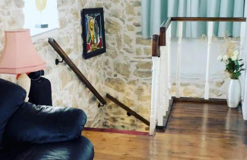 Art House Pagoi Sleeps 6 Parking 5 min to Beach - Photo 11