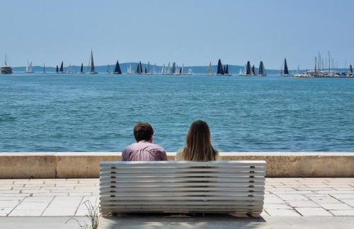 ANGEL BY THE SEA LUXE Apartment - Photo 2