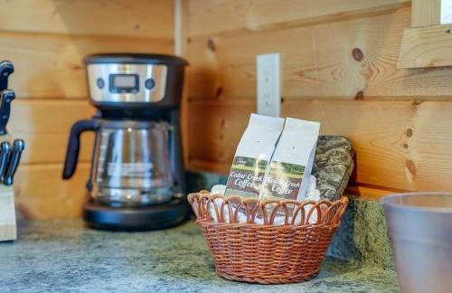 Cozy Columbia Cabin with Shared Lake Dock! - Foto 12