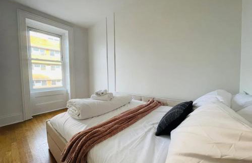 Park Hamilton House 3B Top Floor Apt Mins to NYC - Foto 10