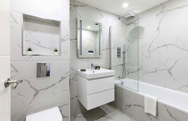 Spacious and Beautiful Apartment In Hanwell - Foto 14