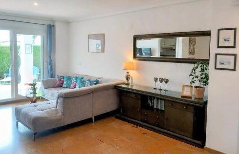 2 bedroom, Sea Front Complex w Pool and private garden - Foto 15