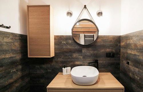 Modern house with private hot tub - Photo 13