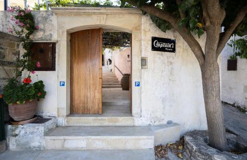 Captain's Hyatt - Photo 42