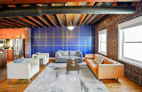 KING Penthouse Sleep8 4Bed 3BR 2BA Swepson Loft - Foto 10