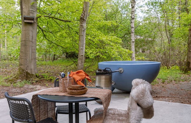 Cabin in the Woods With hot tub - Photo 3