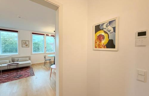 New-three room-Entire Apartment with two Balconies & Garage, Central-Fast Access to City Center - Barmbek -Stadtpark - Foto 9