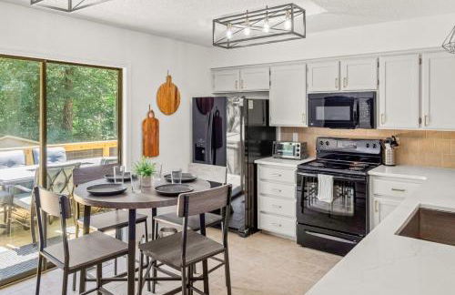 Back-40 Retreat with Hot Tub & Bike Garage - Photo 3