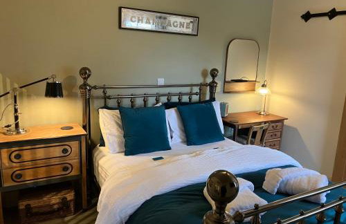 The Shearer's Hut in the Peak Park - Photo 33