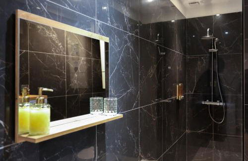 La chute des feuilles - Lit double- T2 Hyper centre - Foto 18