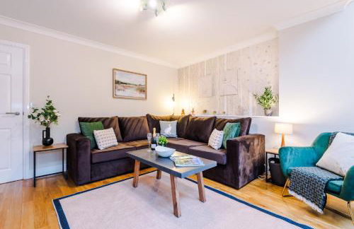 NEW! Incredible Home In Northwich By 53 Degrees Property, Perfect For Groups, FREE Parking! - Photo 4