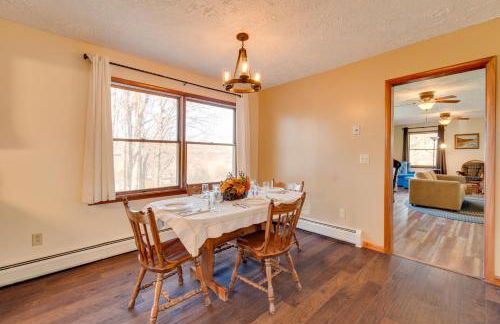 Peaceful Horseheads Hideaway with Deck and Yard! - Foto 8