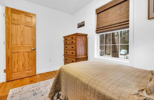 Thomas Trail - Game Room, Fire Pit, 1 min to Ski Mountain & Shared Beach! - Foto 23