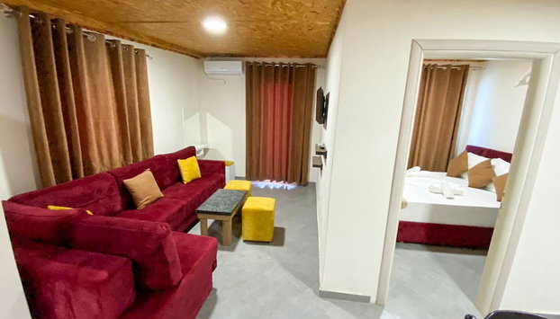 Full Moon Apartments - Photo 5, Room