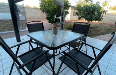 New Midtown Studio with Full Kitchen (Unit C) - Foto 4