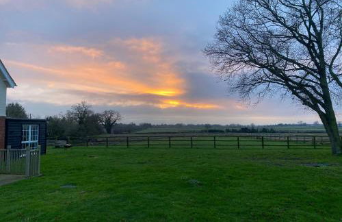 Near Woodbridge The Annexe Eyke Fantastic views with Dog secure Garden and Paddock - Foto 30